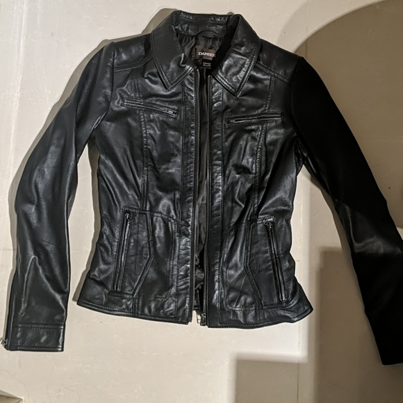 Danier distressed painted leather jacket - Picture 3 of 4